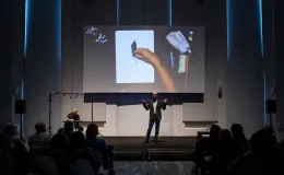 Riccardo Falcinelli per Cartaceo04, con live painting di Andrea Serio